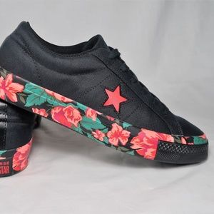 Converse One Star Kids Floral Low Tops Size 7